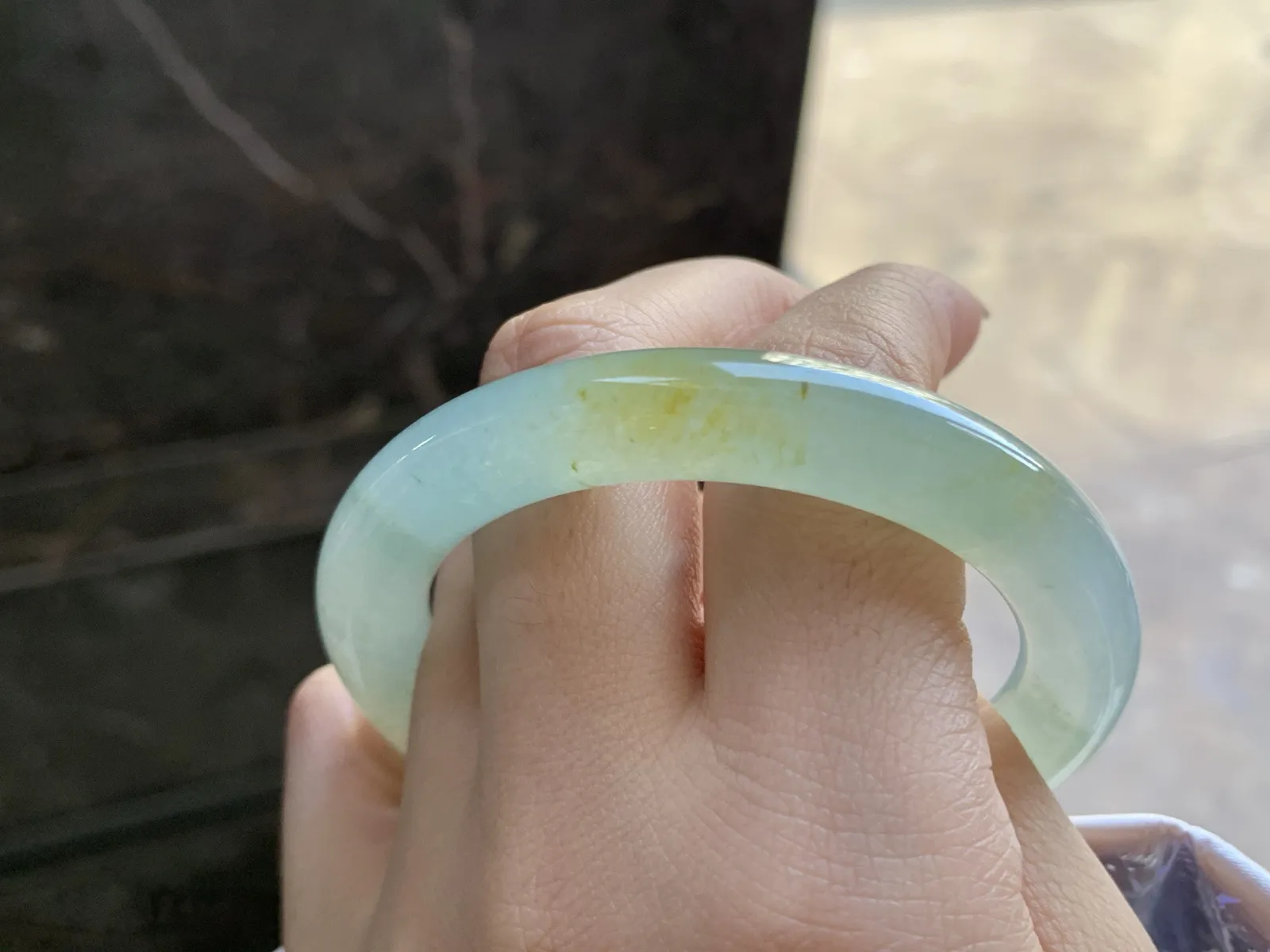 52-9.7

冰黄圆条手镯^_^冰透 清新