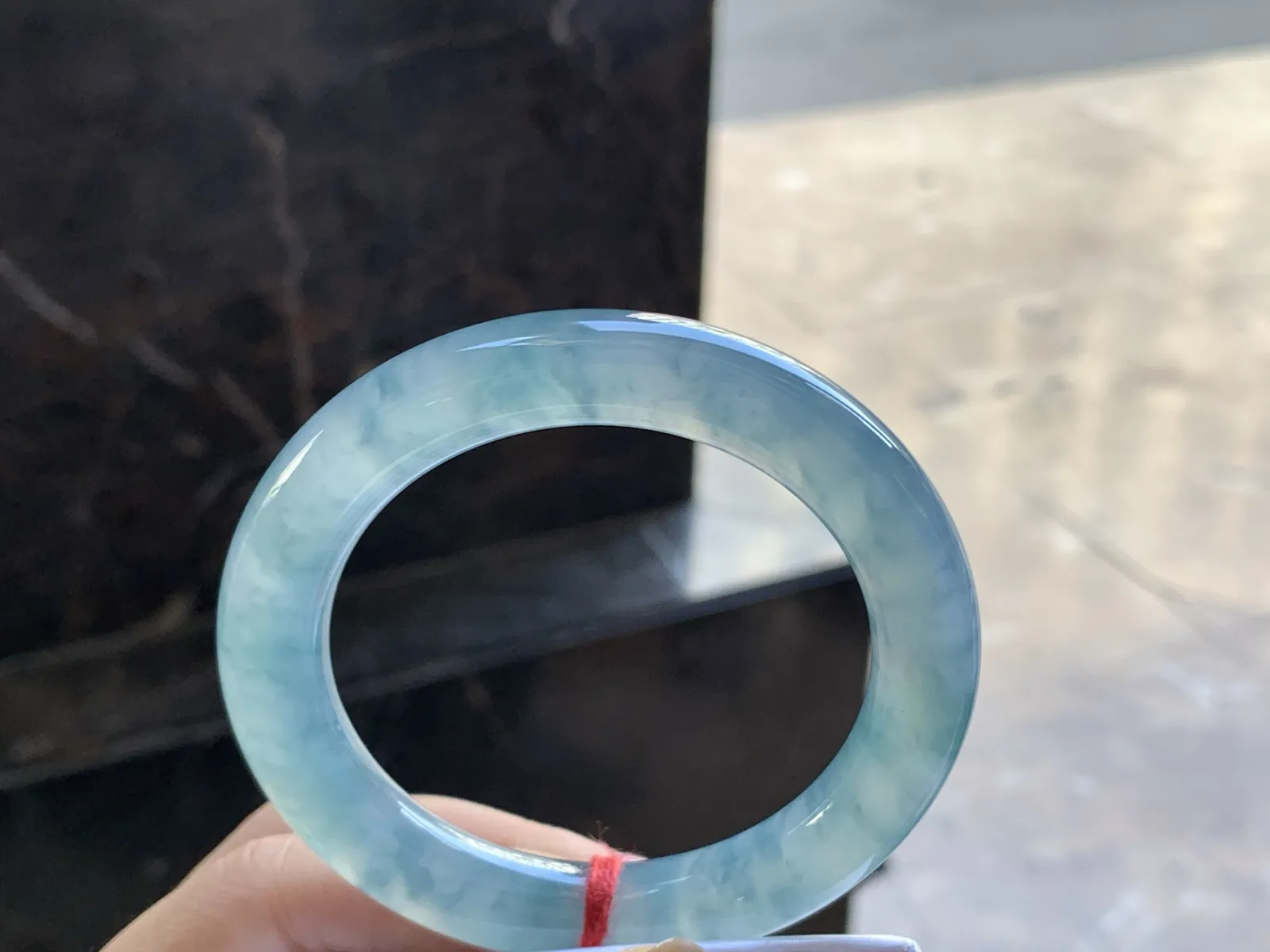 53.5-10.5

冰蓝圆条手镯^_^冰透