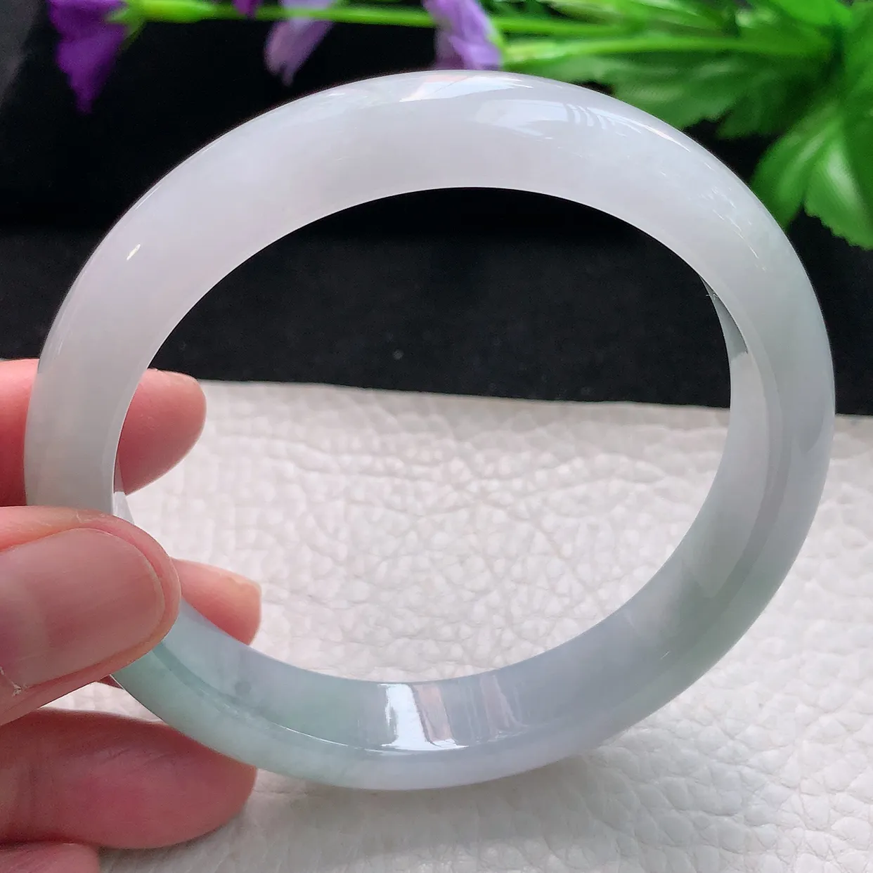 yh自然光63*12.6*8大圈口平安镯天然缅甸翡翠a货手镯正圈宽边手镯