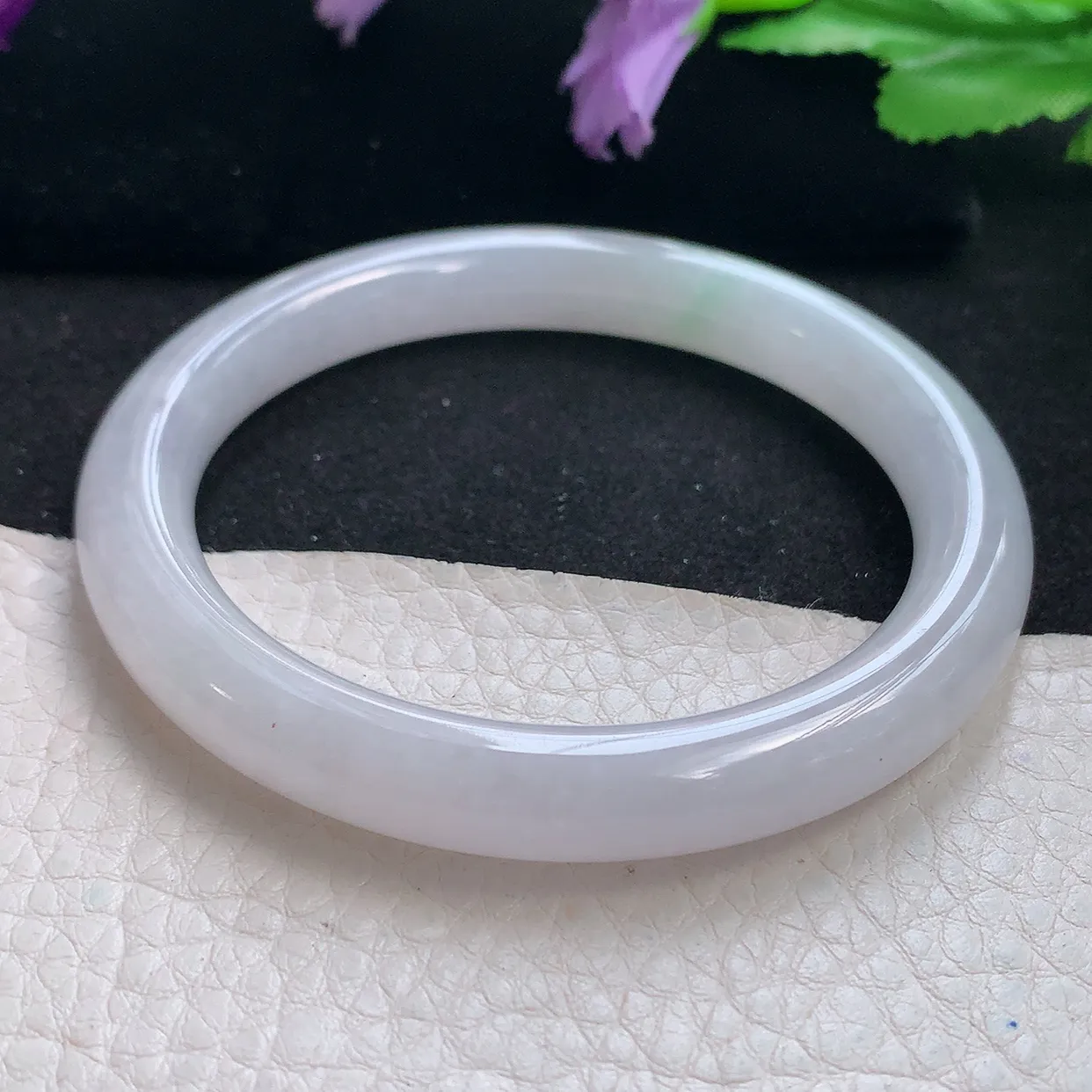 n自然光55*9*8.5圆镯 天然缅甸翡翠a货手镯白色清透叮当镯子圆条手镯