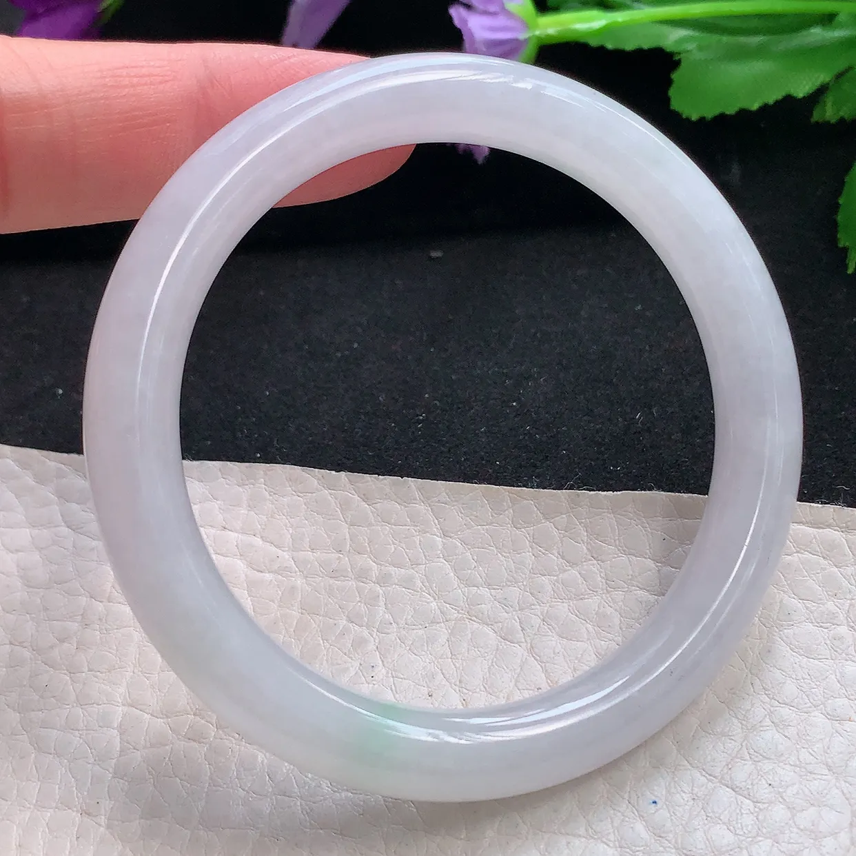 n自然光55*9*8.5圆镯 天然缅甸翡翠a货手镯白色清透叮当镯子圆条手镯