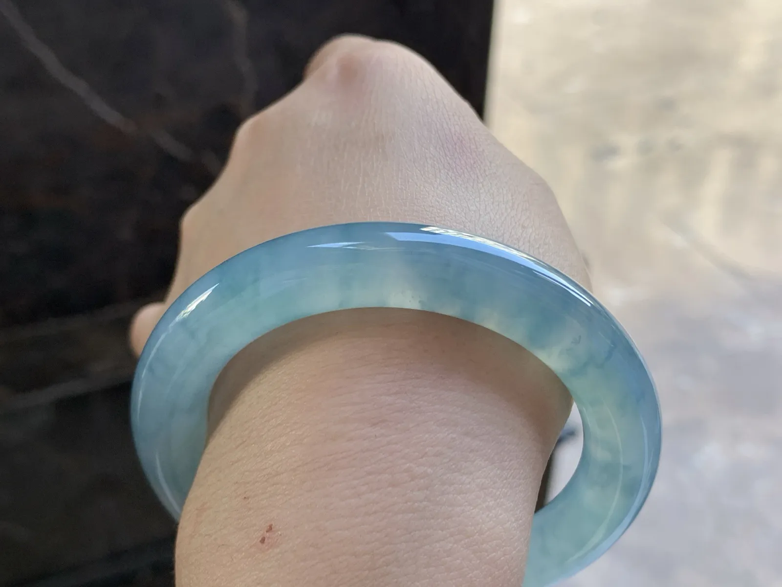 53.5-10.5

冰蓝圆条手镯^_^冰透