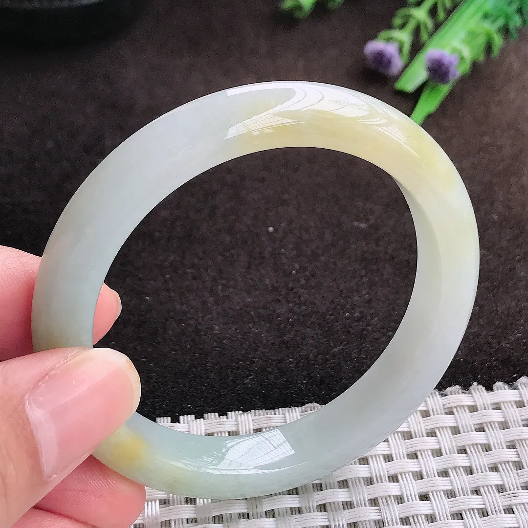 自然光52.5/10/7.9老坑冰润水灵特色黄翡手镯宽边翡翠玉镯美人镯