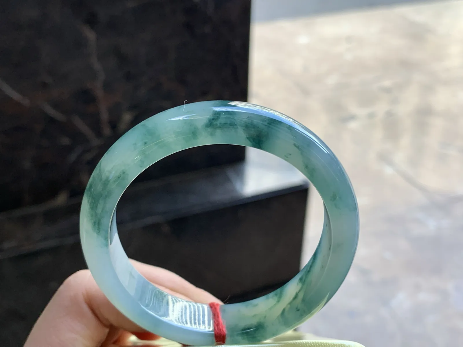 55.5-12.6-7.9

蓝花手镯^_^飘花灵韵