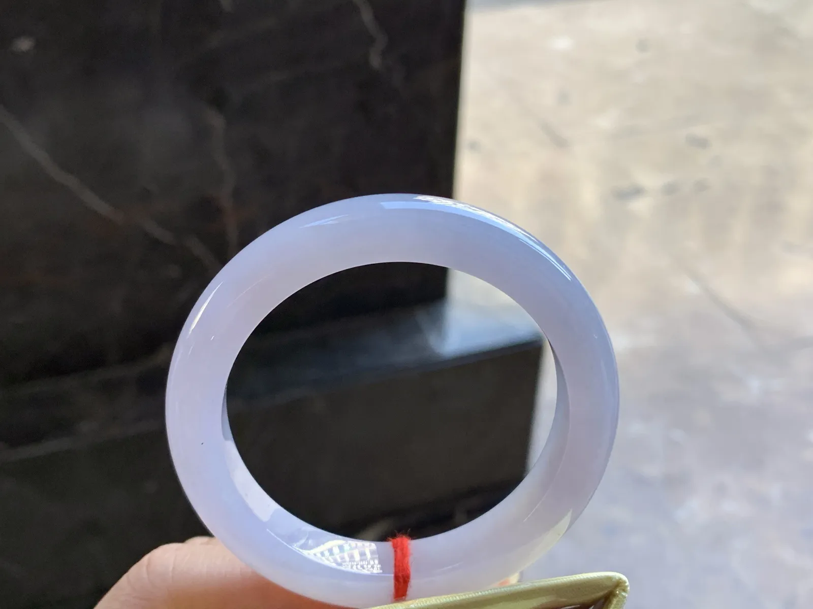 52-10.9-8.6

冰紫手镯^_^清新细腻