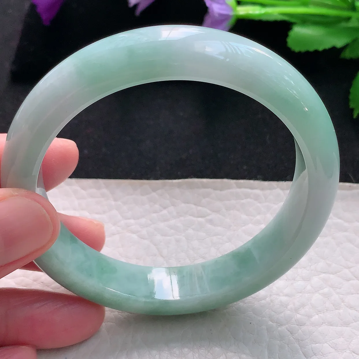 js自然光58*13*8.3平安镯天然缅甸翡翠手镯浅绿正圈宽边镯子