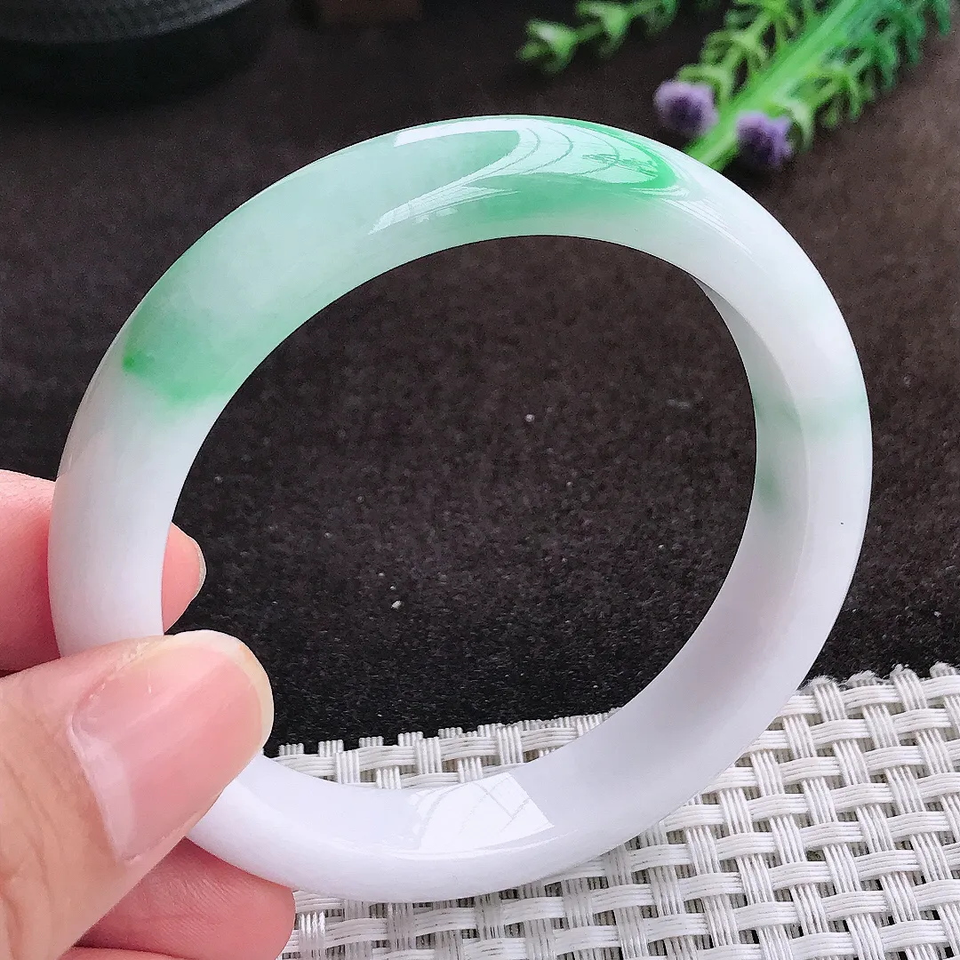自然光57/11.9/8.1老坑精美温润飘阳绿手镯宽边翡翠玉镯美人镯