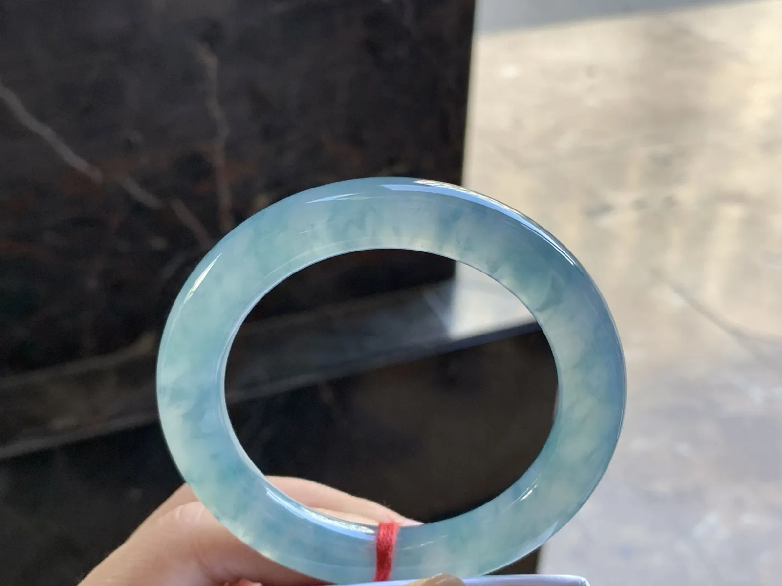 53.5-10.5

冰蓝圆条手镯^_^冰透