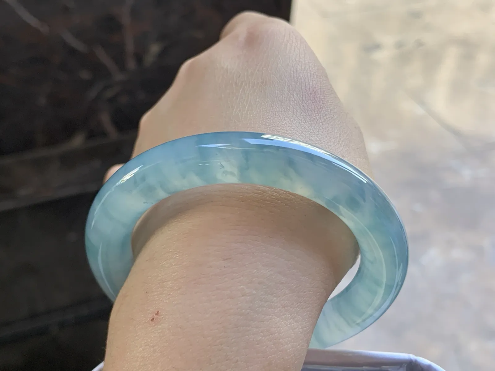 53.5-10.5

冰蓝圆条手镯^_^冰透