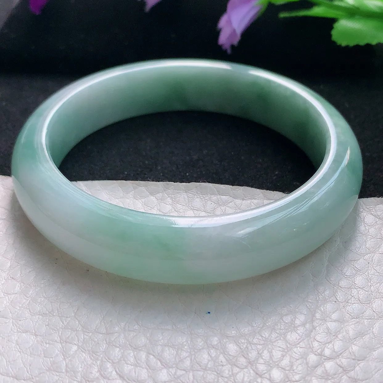 js自然光58*13*8.3平安镯天然缅甸翡翠手镯浅绿正圈宽边镯子