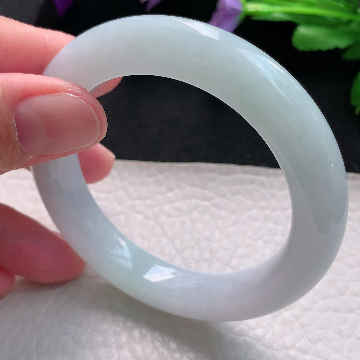 js自然光52.5*10.6*10.3圆镯 天然缅甸翡翠手镯白月光圆条镯子福镯