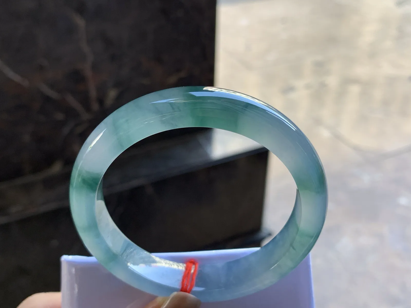 57-12.4-8.3

冰蓝花手镯^_^冰透