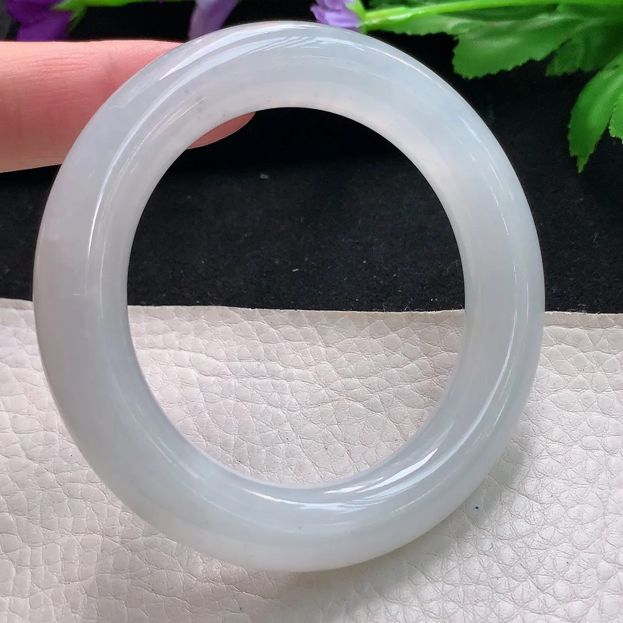 yh自然光54*12*11.7胖圆镯天然缅甸翡翠a货手镯白月光清透圆条镯子