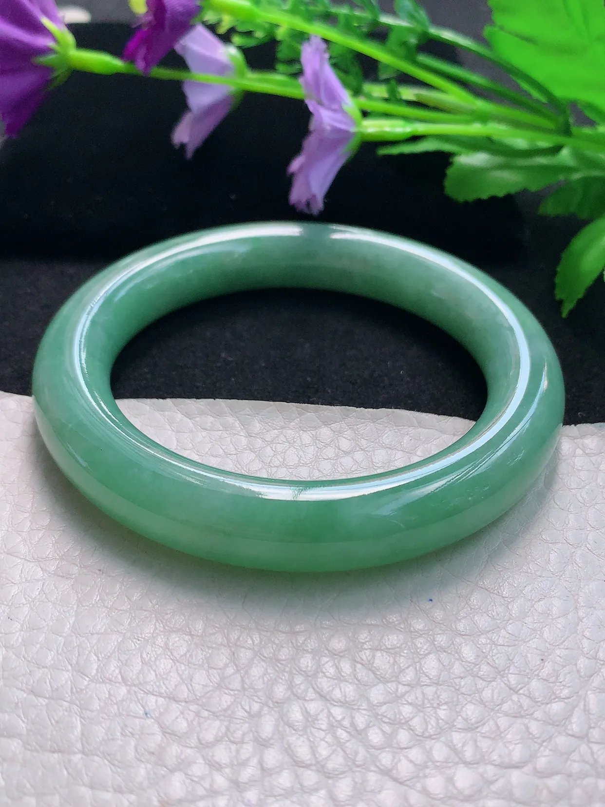 ss自然光58.5*11.5*11.2圆条镯天然缅甸翡翠手镯水润满绿圆镯子