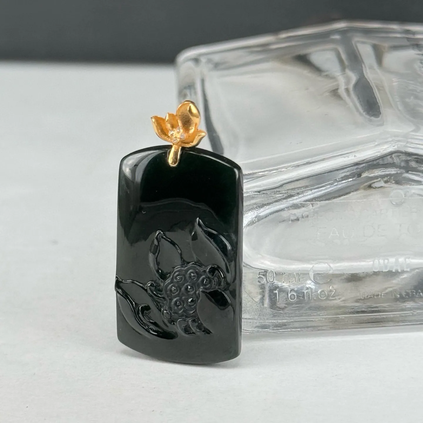 精品18k墨翠荷花牌 简约大气 打灯通透 油性十足 尺寸36.2