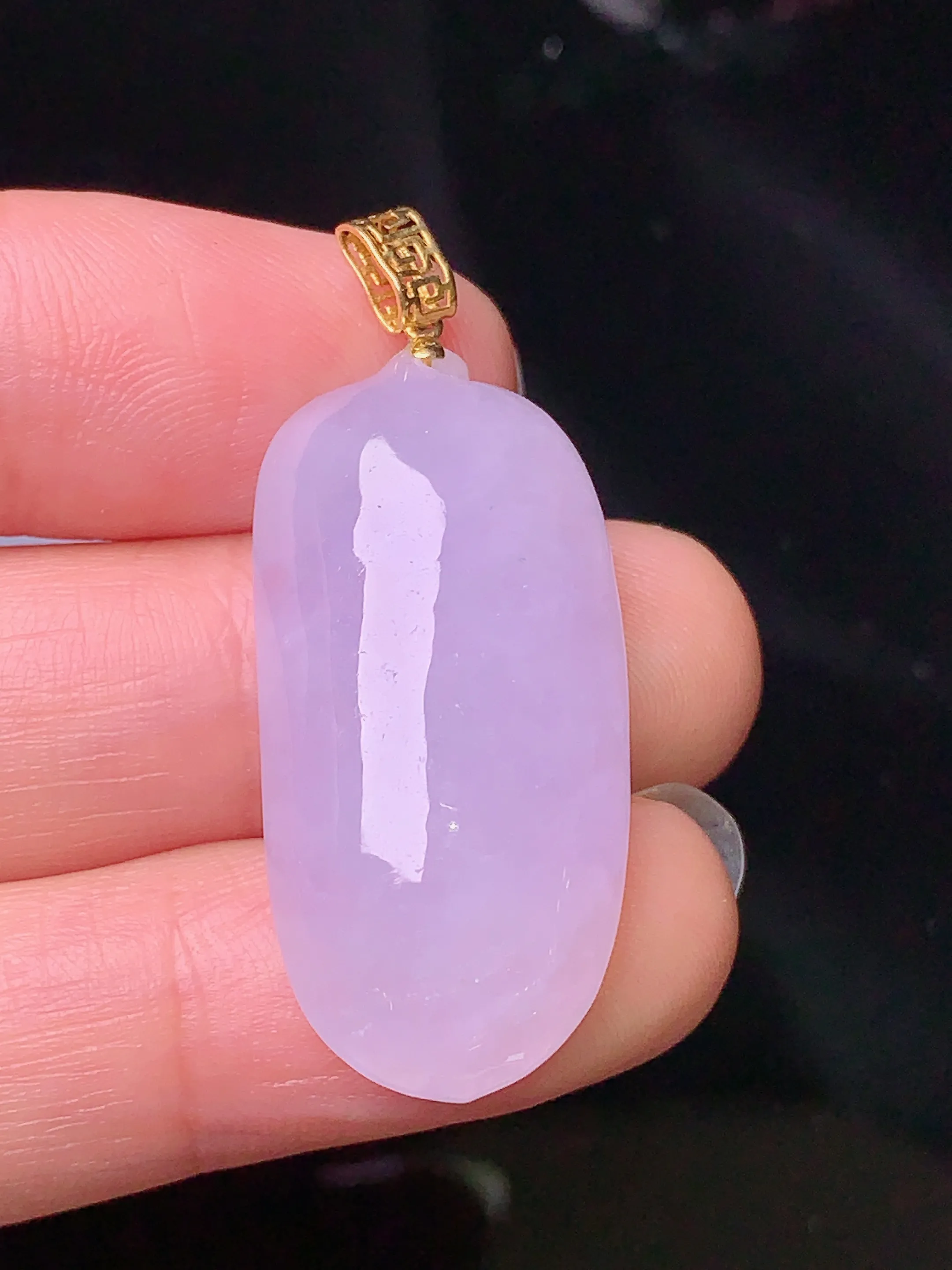 18k金镶嵌紫罗兰福瓜吊坠 玉质细腻 色泽清新艳丽 整体尺寸38.6*15.2*8.5