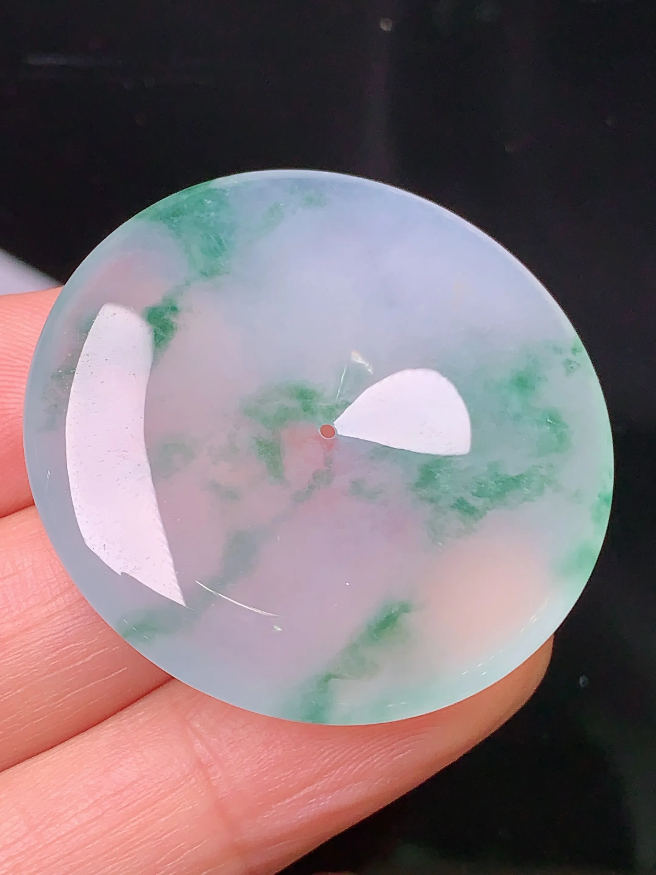 冰种飘绿平安扣吊坠 玉质细腻 色泽清新艳丽 整体尺寸36.2*6.2