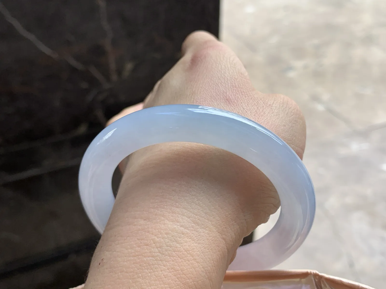 56.5-10.8

冰紫圆条手镯^_^玉质温润 清新