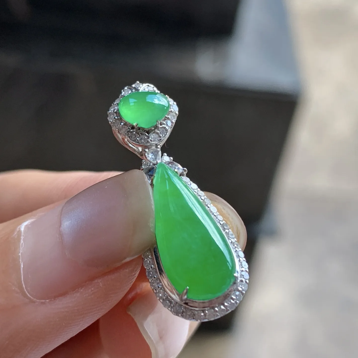 金钻镶嵌冰绿水滴吊坠^_^冰透 色阳