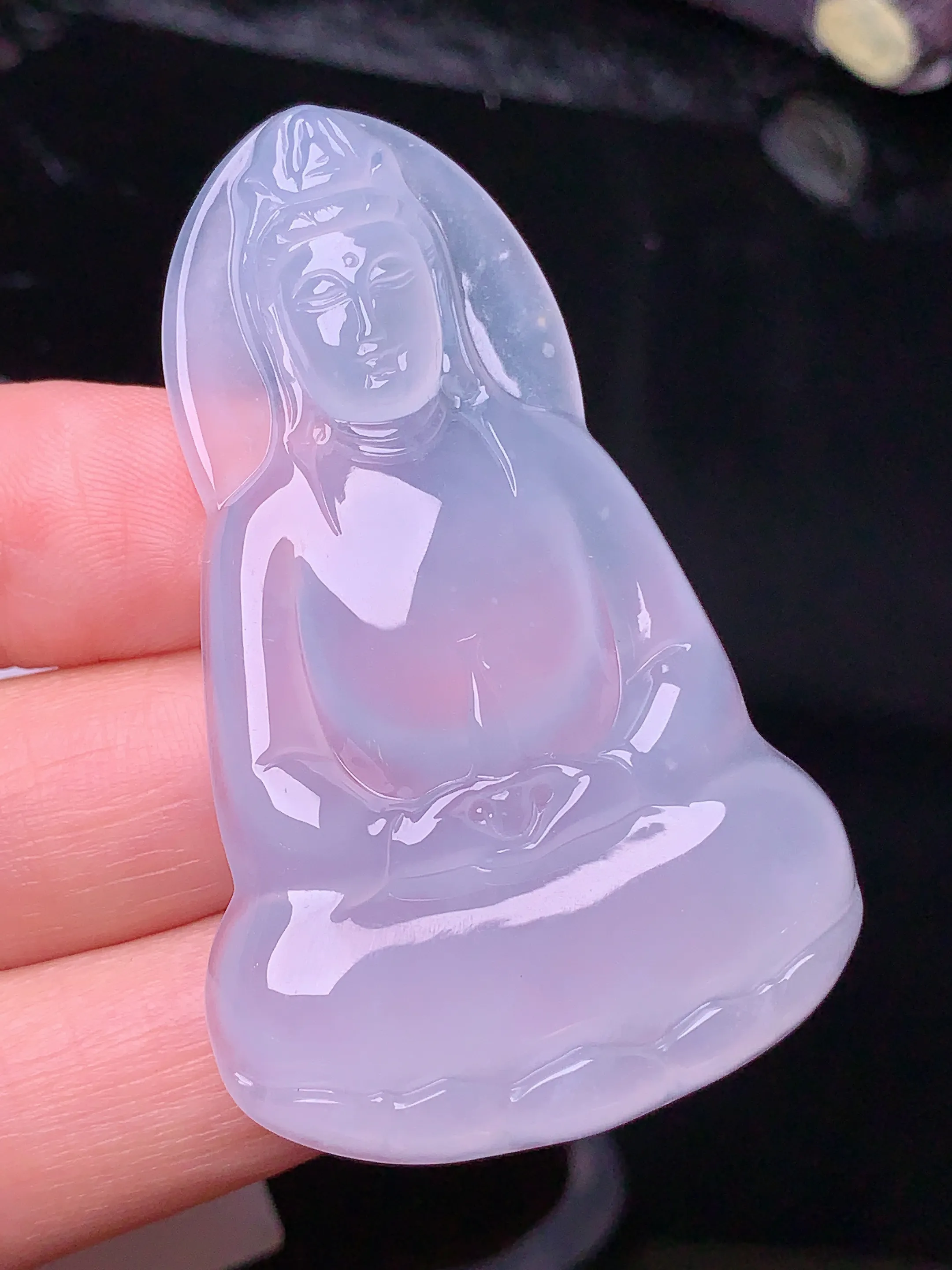 冰种观音菩萨吊坠 玉质细腻 色泽清新艳丽 整体尺寸52.8*32.8*5.8