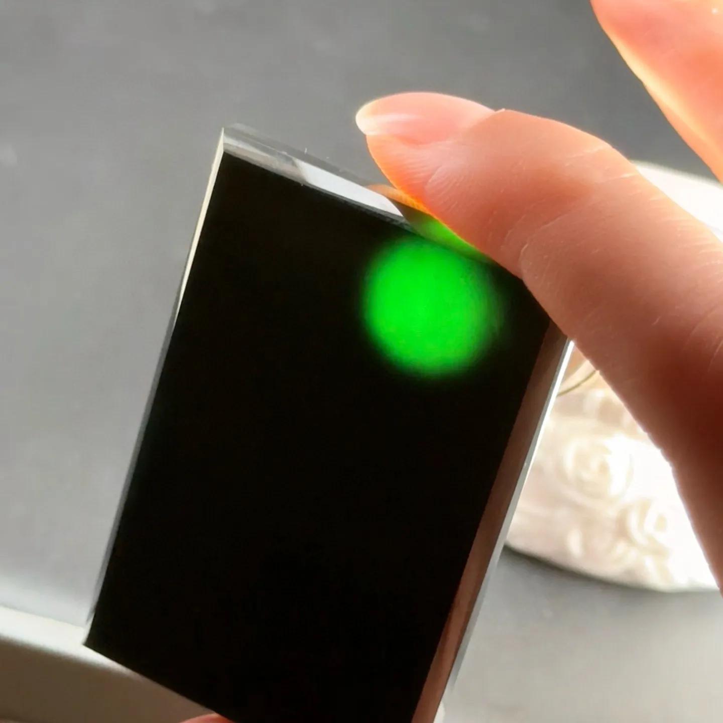 精品墨翠无事牌 种好色正 黑度极好 打灯通透 油性十足 尺寸57.7