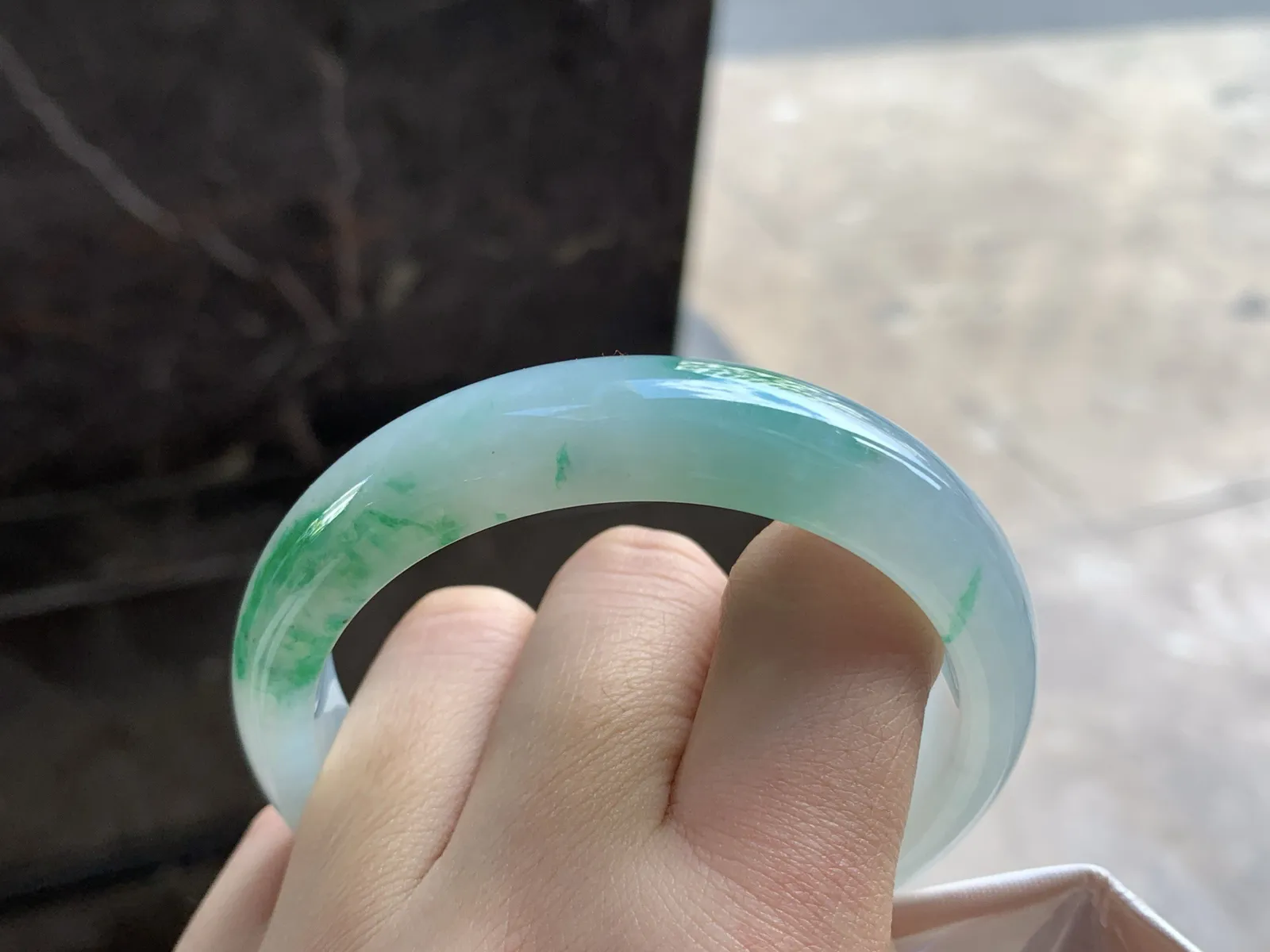 55-12.5-7.5

绿花手镯^_^玉质温润 肉质细腻