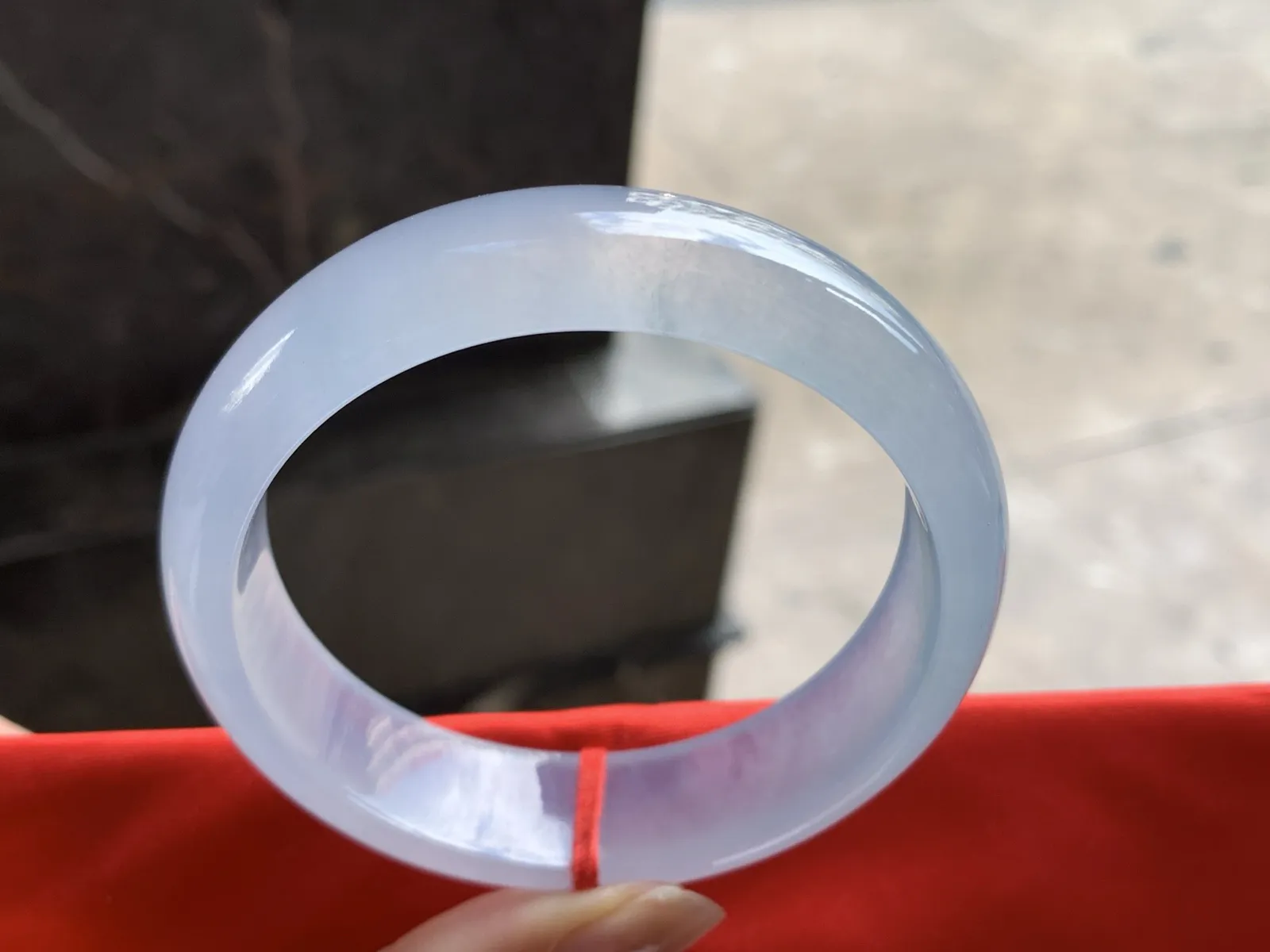 57.5-15.3-7.9

高冰宽版手镯^_^种老荧光十足