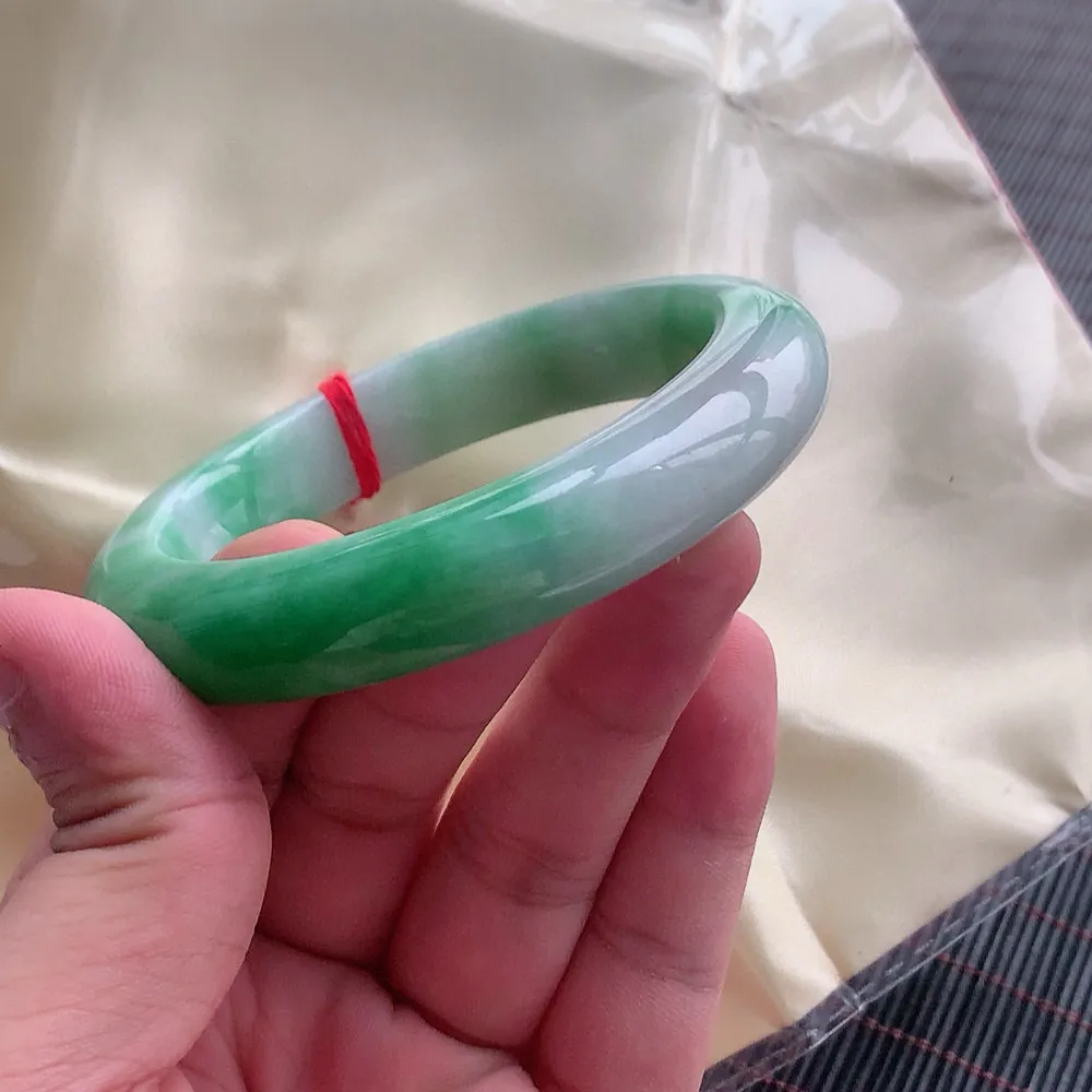 正圈一大节阳绿 一丝棉线 尺寸:59.2/12.7/10.4 色阳️️