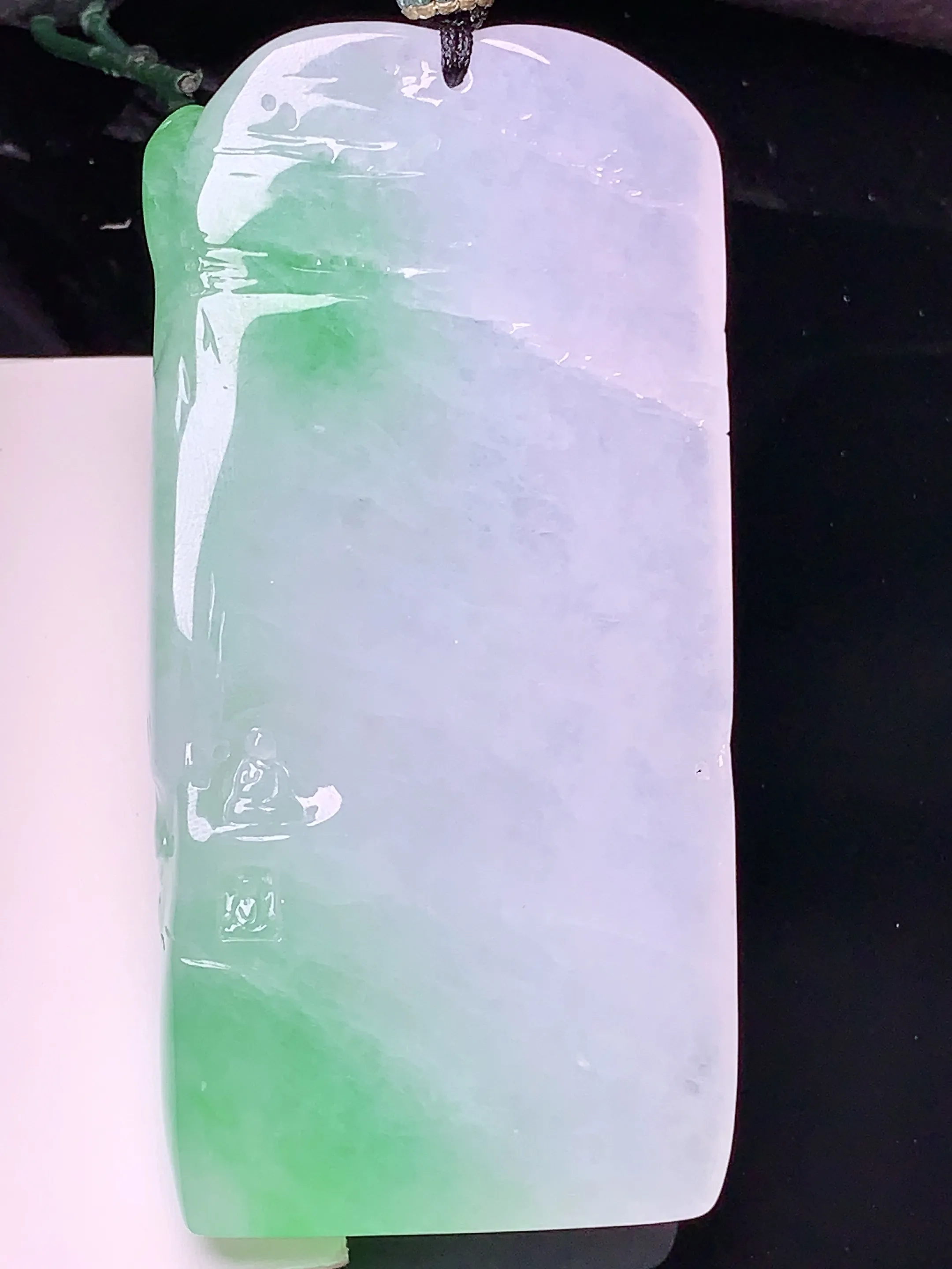 飘绿乘龙观音吊坠 玉质细腻 色泽清新艳丽 整体尺寸75*37*12.3