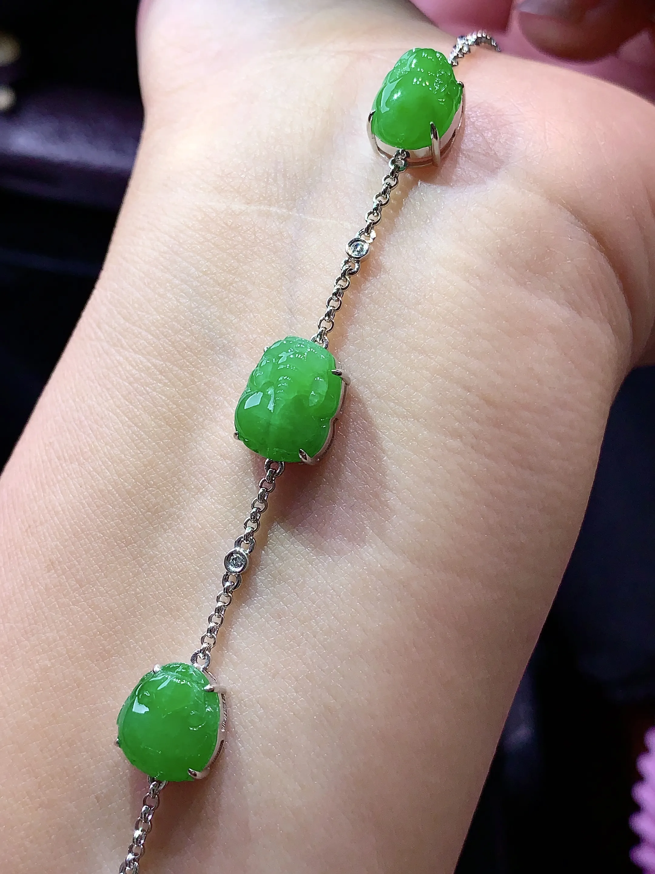 18k金钻镶嵌满绿貔貅手链 玉质细腻 色泽清新艳丽 裸石尺寸10.8*8.6*3.8