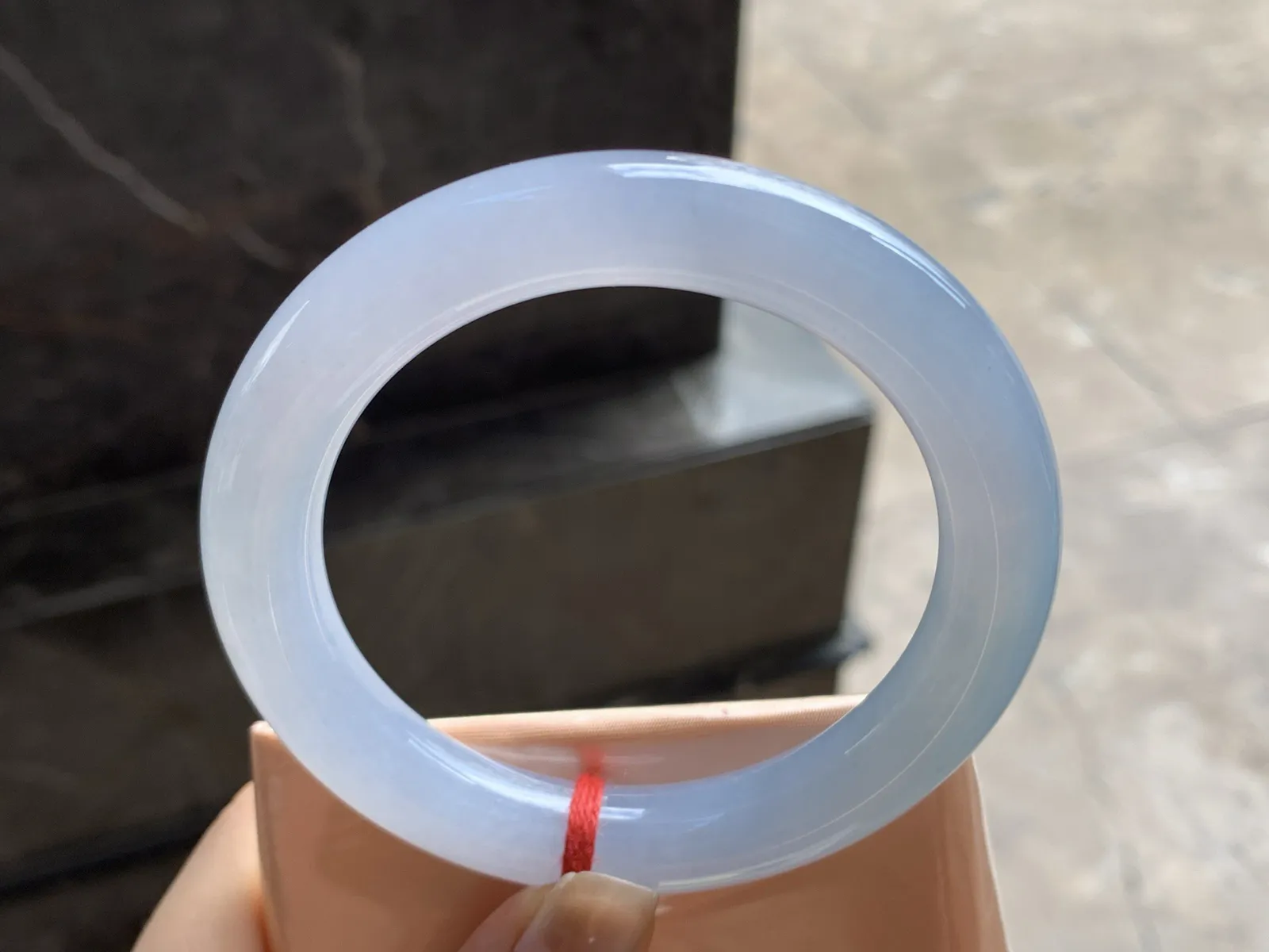 56.5-10.8

冰紫圆条手镯^_^玉质温润 清新