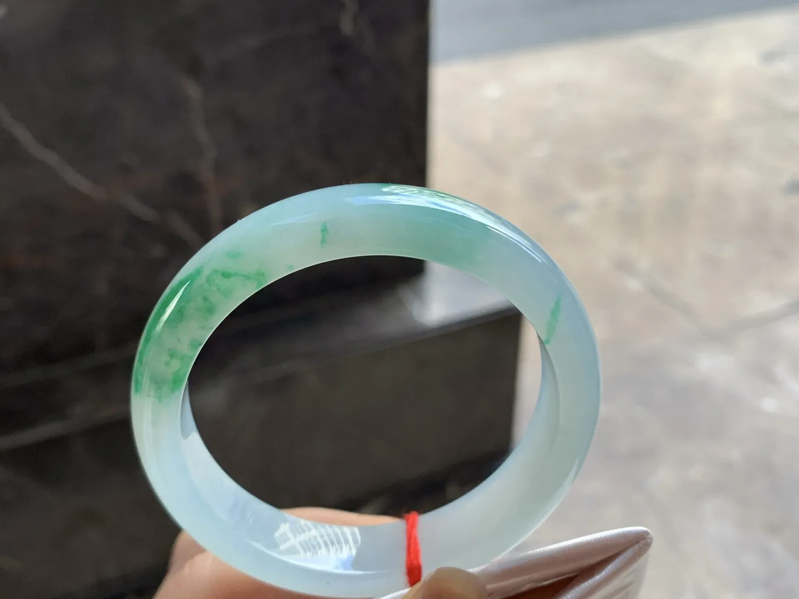 55-12.5-7.5

绿花手镯^_^玉质温润 肉质细腻