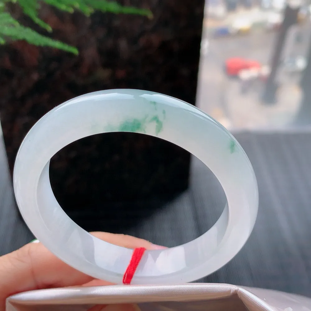 正圈高冰飘花 无瑕 尺寸:55.1/12.7/8.4花美 种水好