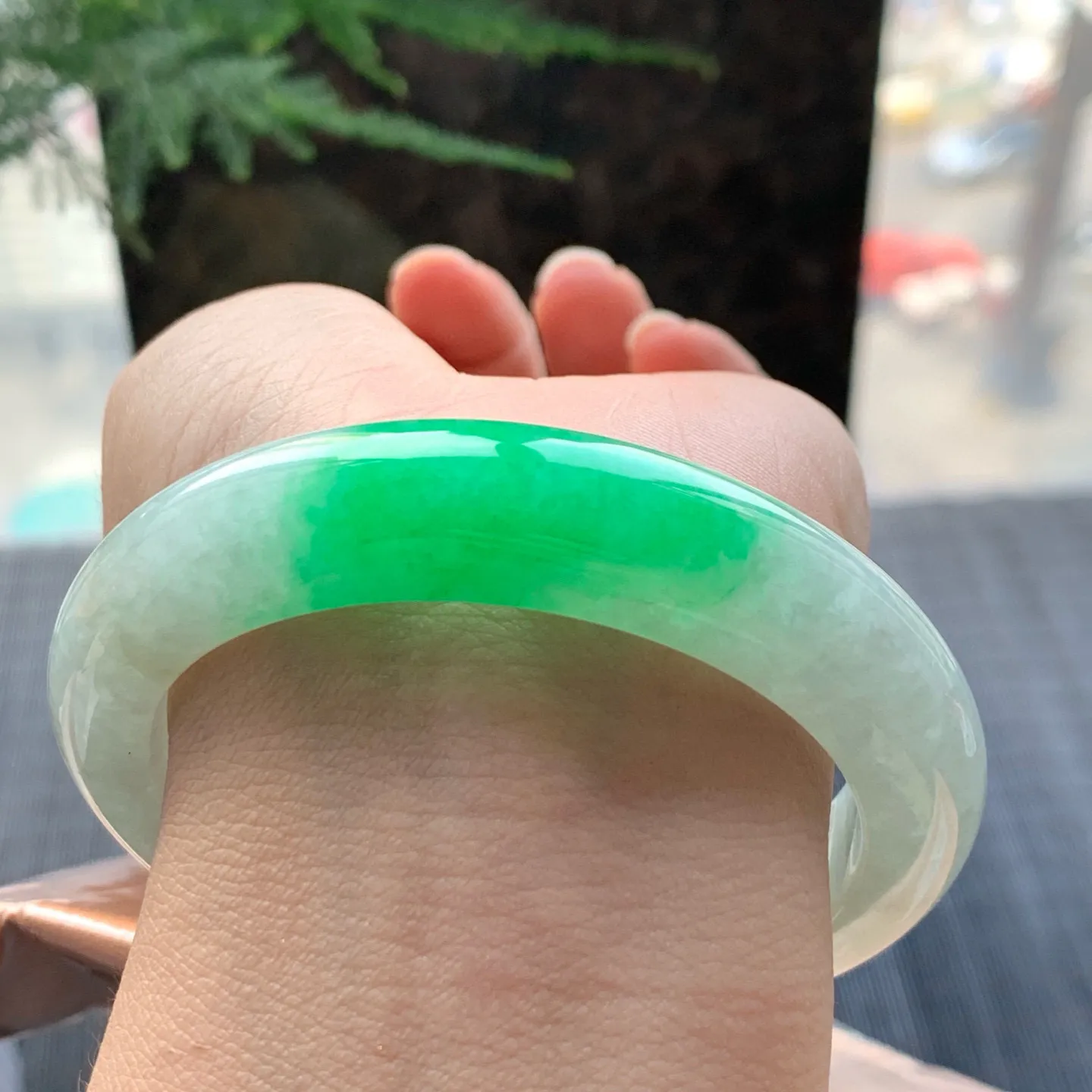 正圈冰糯阳绿 无瑕 尺寸:57.1/12.4/9.7 色阳🥰🥰