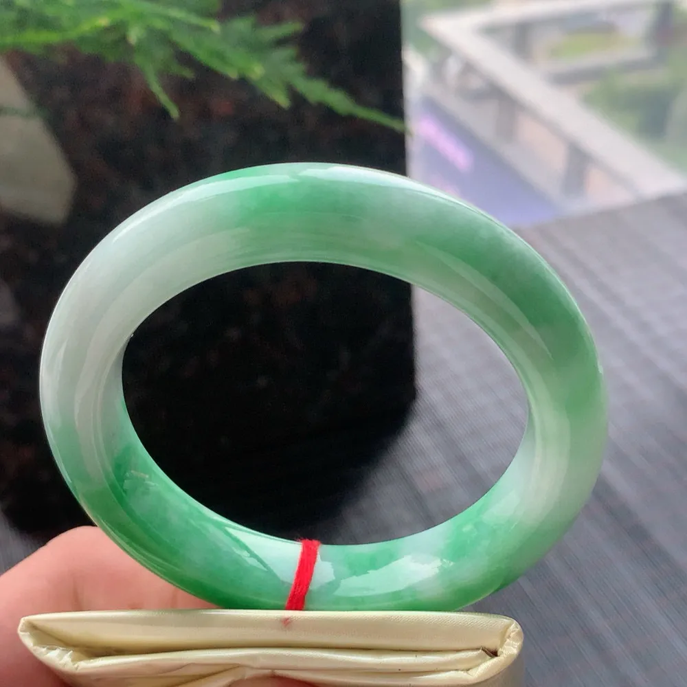 正圈一大节阳绿 一丝棉线 尺寸:59.2/12.7/10.4 色阳️️