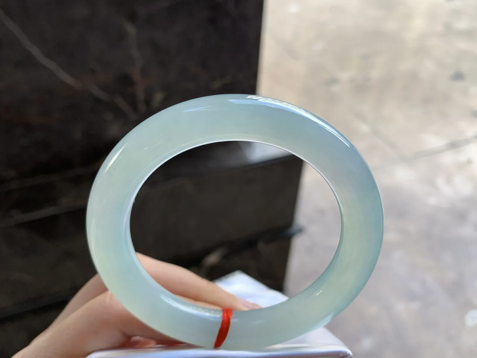 56-10.9

冰种晴水圆条手镯^_^冰透清新