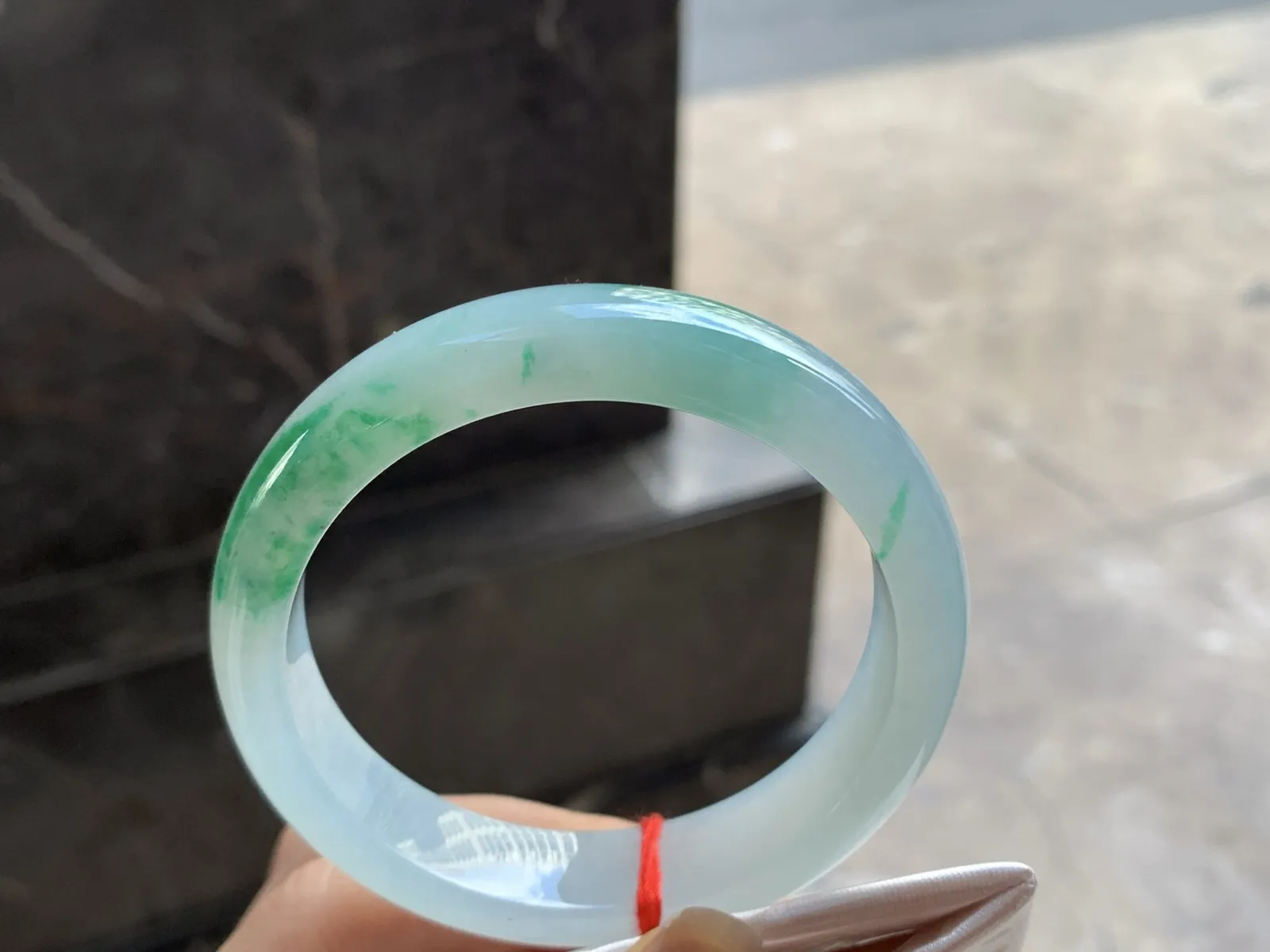 55-12.5-7.5

绿花手镯^_^玉质温润 肉质细腻