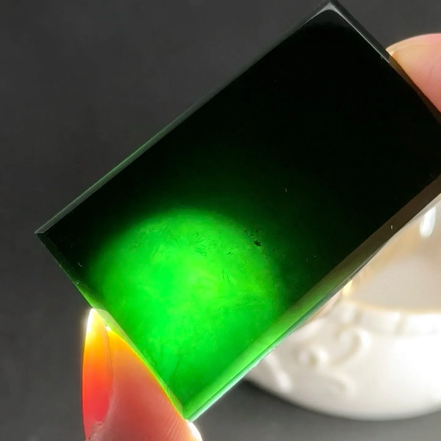 精品墨翠无事牌 种好色正 黑度好 打灯通透油性十足 尺寸48.3