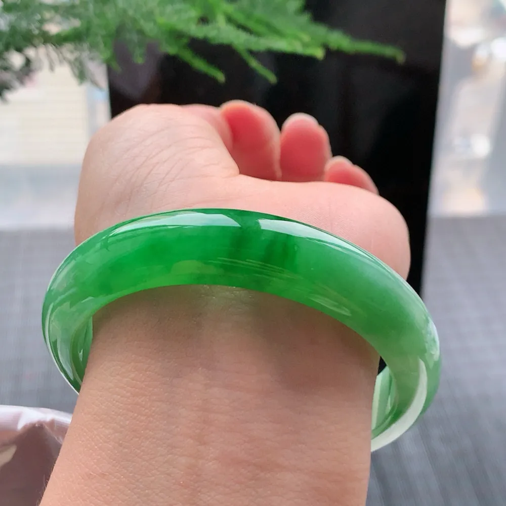 正圈一大节阳绿 无瑕 尺寸:59.1/13.1/9.1 色阳