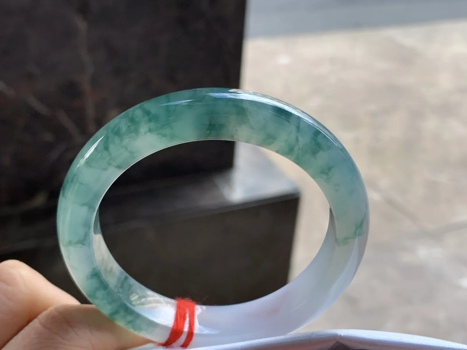 55-11.8-9.2

蓝花手镯^_^飘花浓郁 鲜艳 细腻