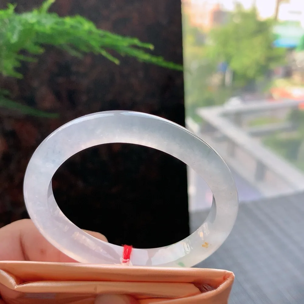 贵妃冰玻黄加绿 无瑕 尺寸:53.1/8.3/7.4 种水好