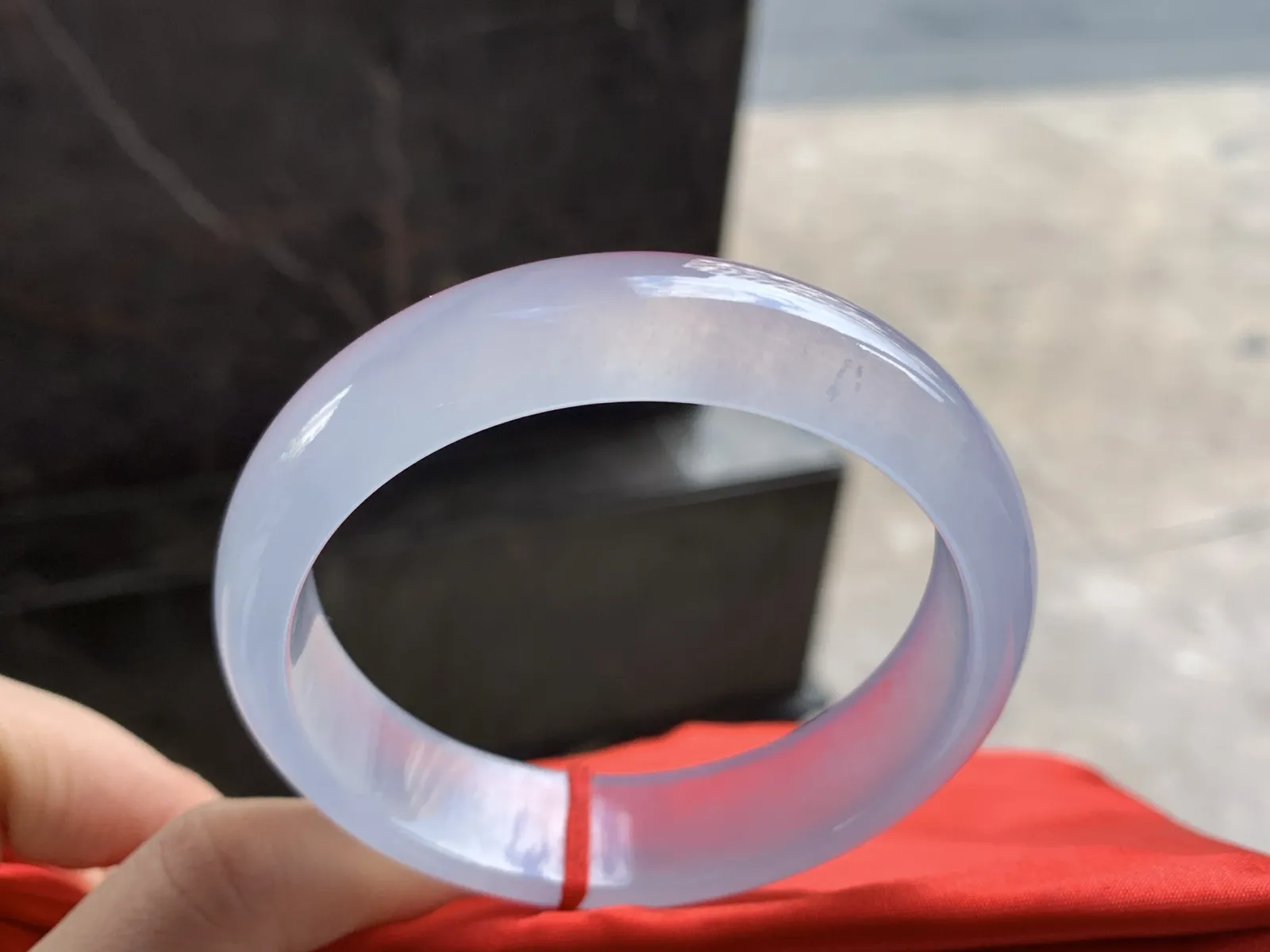 57.5-15.3-7.9

高冰宽版手镯^_^种老荧光十足