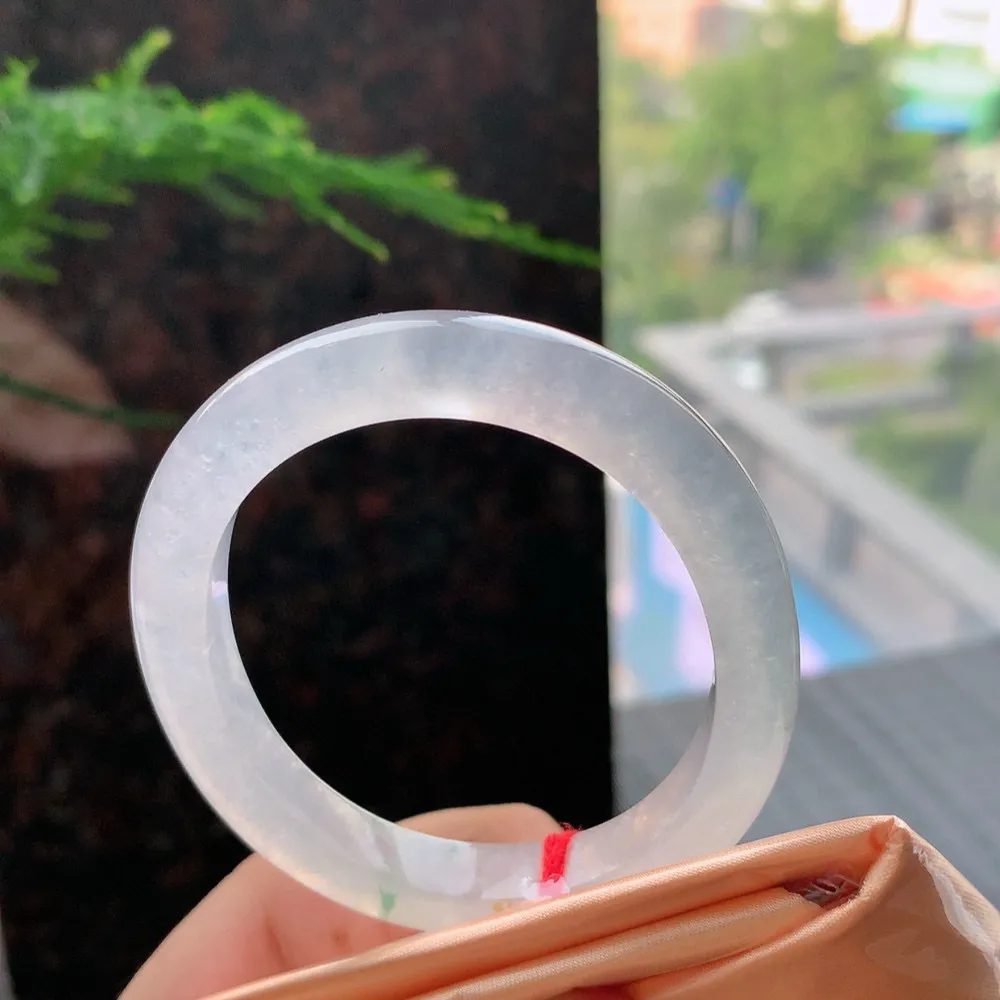 贵妃冰玻黄加绿 无瑕 尺寸:53.1/8.3/7.4 种水好