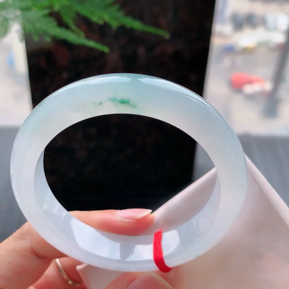 正圈高冰飘花 无瑕 尺寸:55.1/12.7/8.4花美 种水好