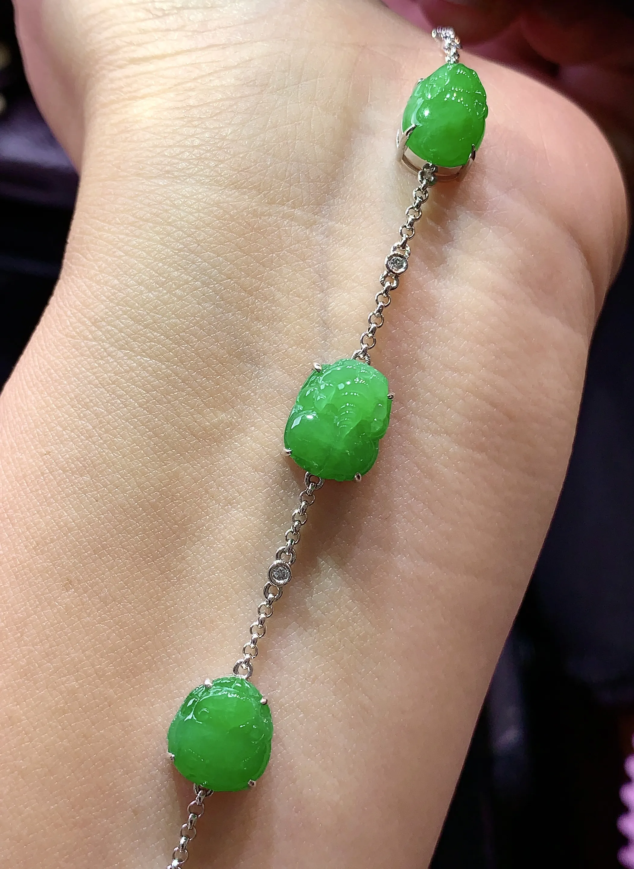 18k金钻镶嵌满绿貔貅手链 玉质细腻 色泽清新艳丽 裸石尺寸10.8*8.6*3.8