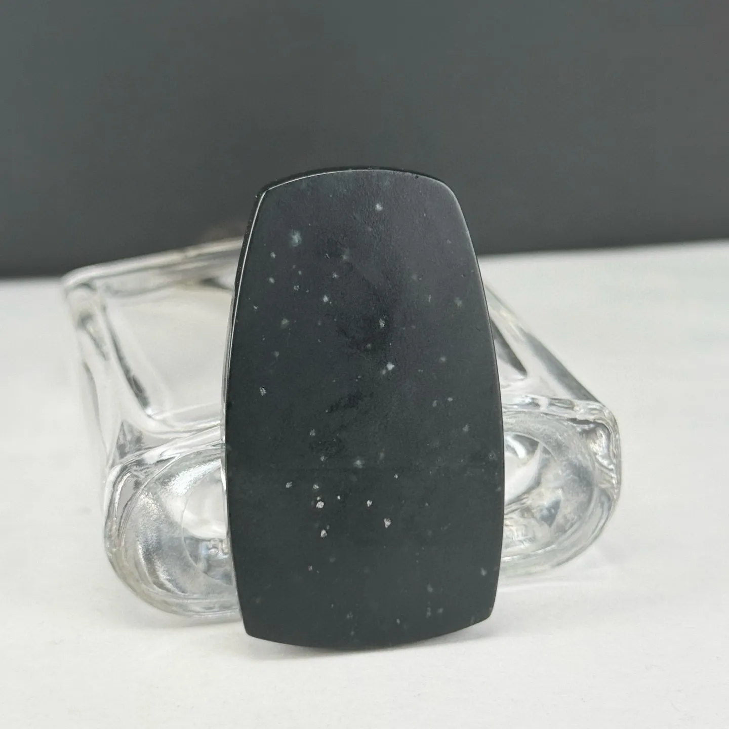 精品墨翠度母 种好色正 黑度极好 打灯通透 油性十足 尺寸53.3