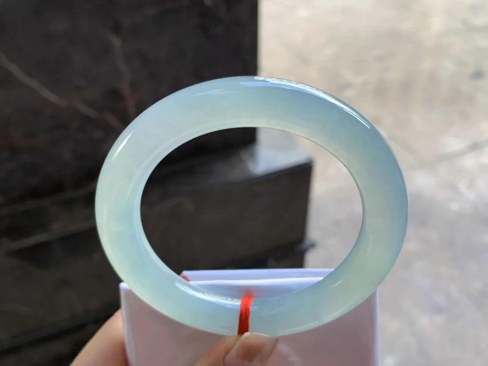 56-10.9

冰种晴水圆条手镯^_^冰透清新