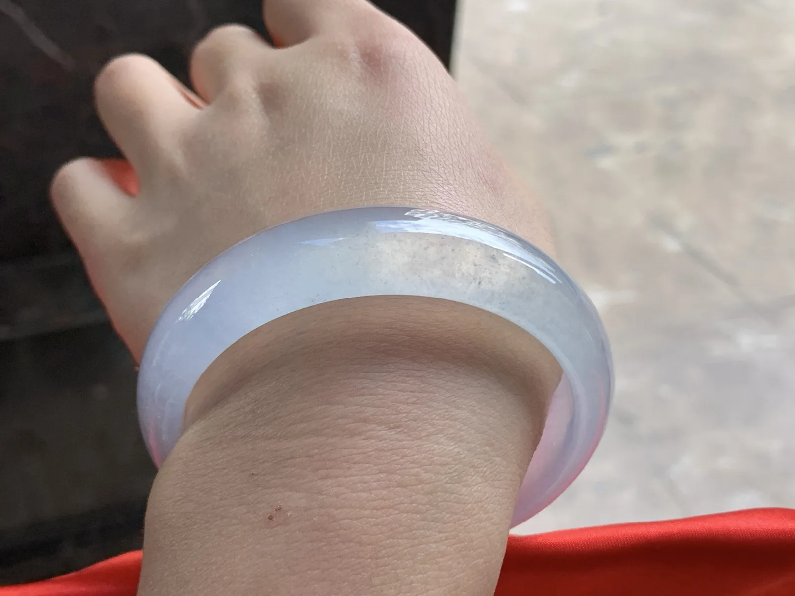 57-15-7.2

高冰宽版手镯^_^种老荧光十足