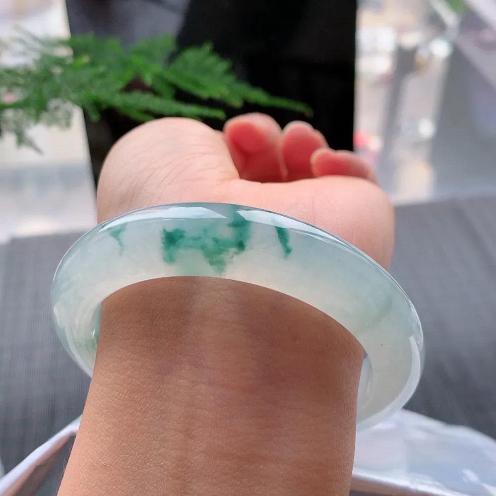 正圈冰玻飘花 无瑕 尺寸:56.1/12.1/9.4 花美 种水好