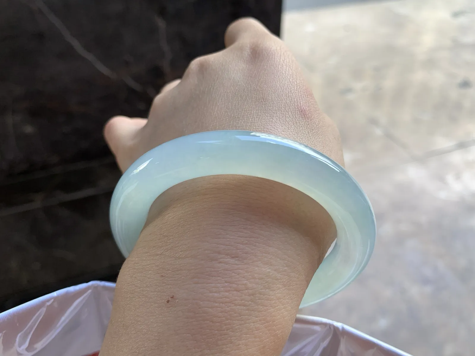 56-10.9

冰种晴水圆条手镯^_^冰透清新